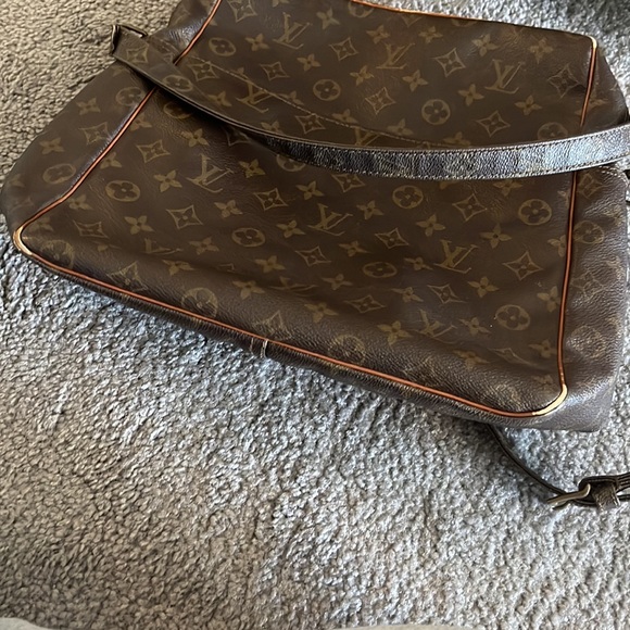 AUTHENTIC LV VINTAGE MESSENGER BAG - Picture 7 of 8